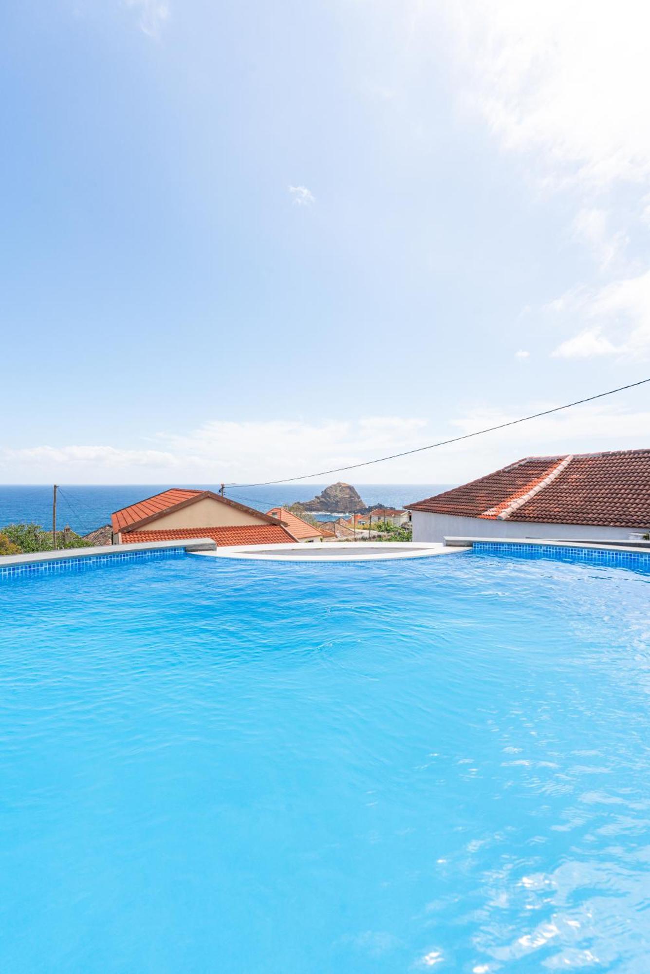 Lighthouse View- Pool Villa Porto Moniz Dış mekan fotoğraf
